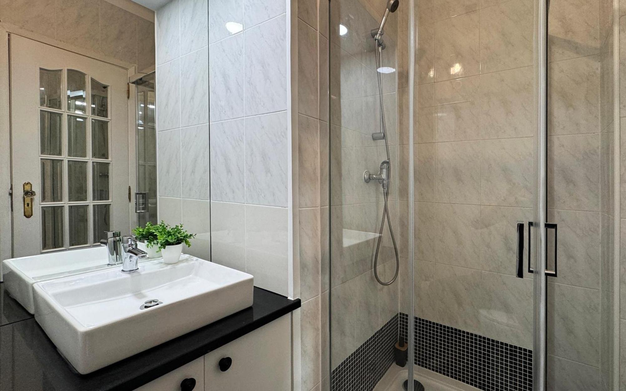 Sunny 4 Bedroom Apartment - With View Coimbra Luaran gambar